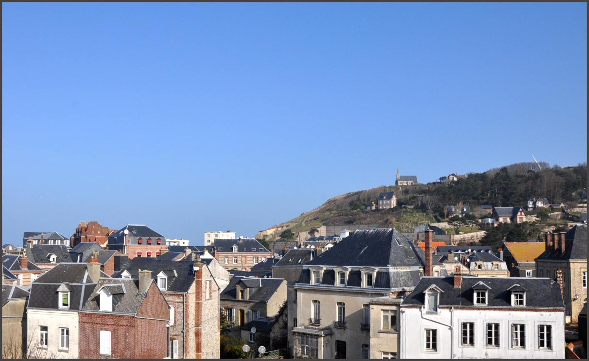 Hotel Detective Etretat