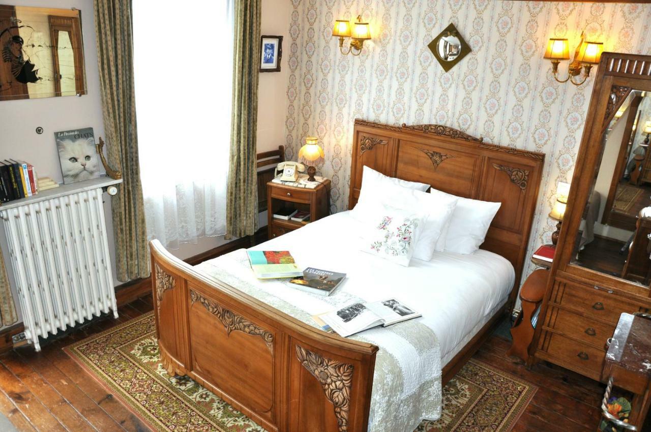 Hotel Detective